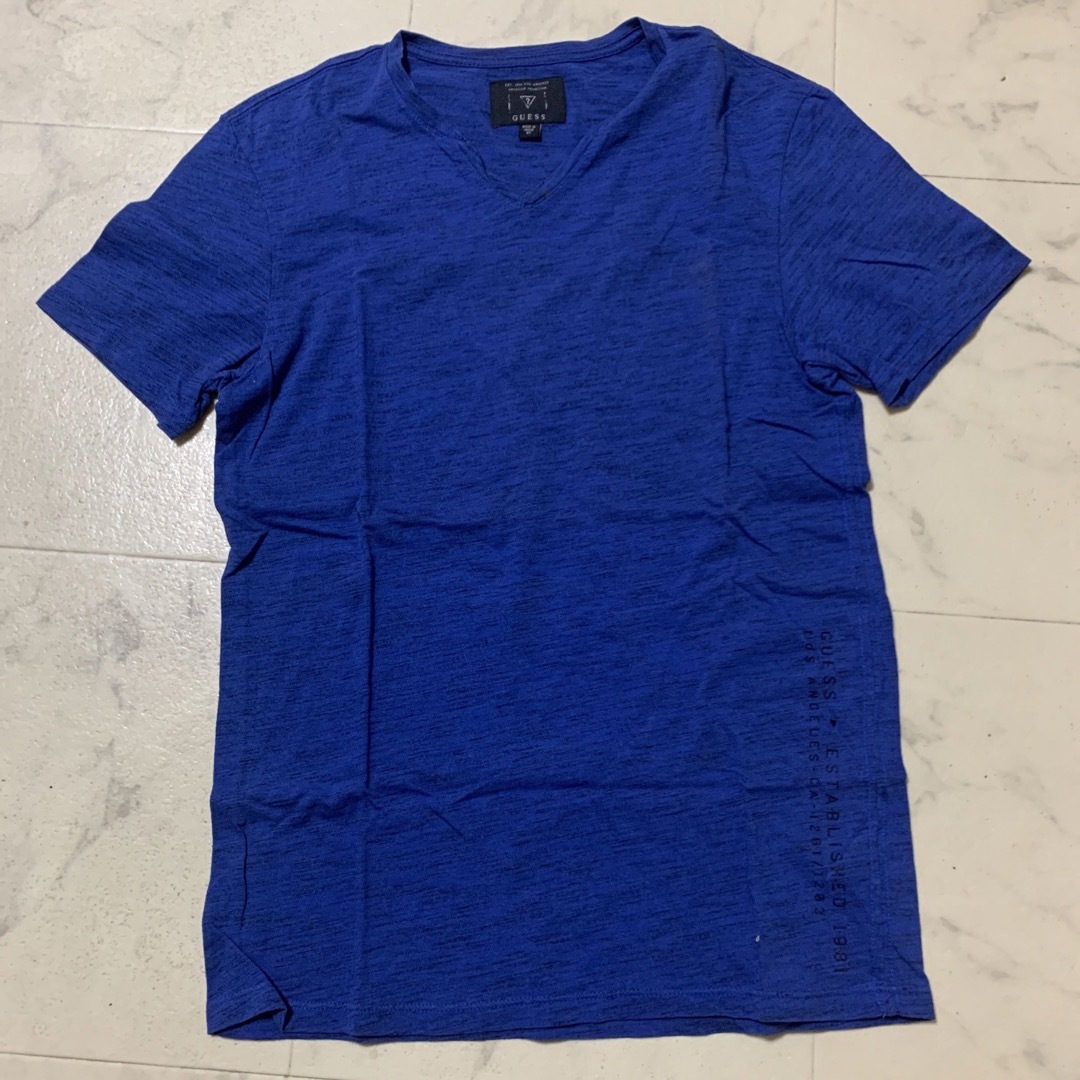 GUESS(ゲス)のゲス　GUESS  Tシャツ　Vネック　ブルー　キッズ メンズのトップス(Tシャツ/カットソー(半袖/袖なし))の商品写真