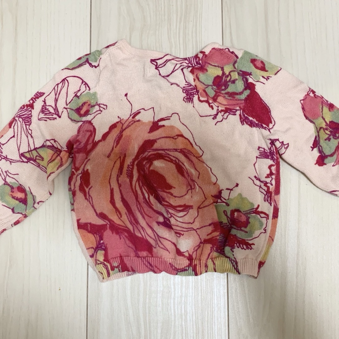 babyGAP(ベビーギャップ)のbabygap 花柄カーディガン 70 キッズ/ベビー/マタニティのベビー服(~85cm)(カーディガン/ボレロ)の商品写真