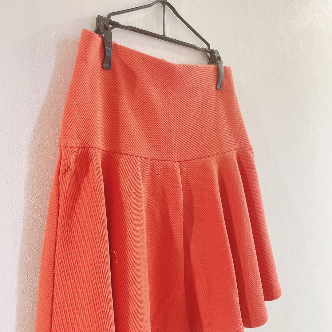 ikka(イッカ)のikka フレアスカート ミニスカート、オレンジ色 レディースのスカート(ミニスカート)の商品写真