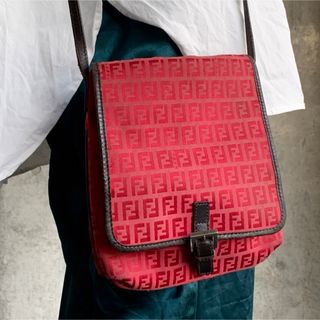 フェンディ(FENDI)のGWセール✨美品✨フェンディ ショルダーバッグ ズッキーノ PVCレザー ピンク(ショルダーバッグ)