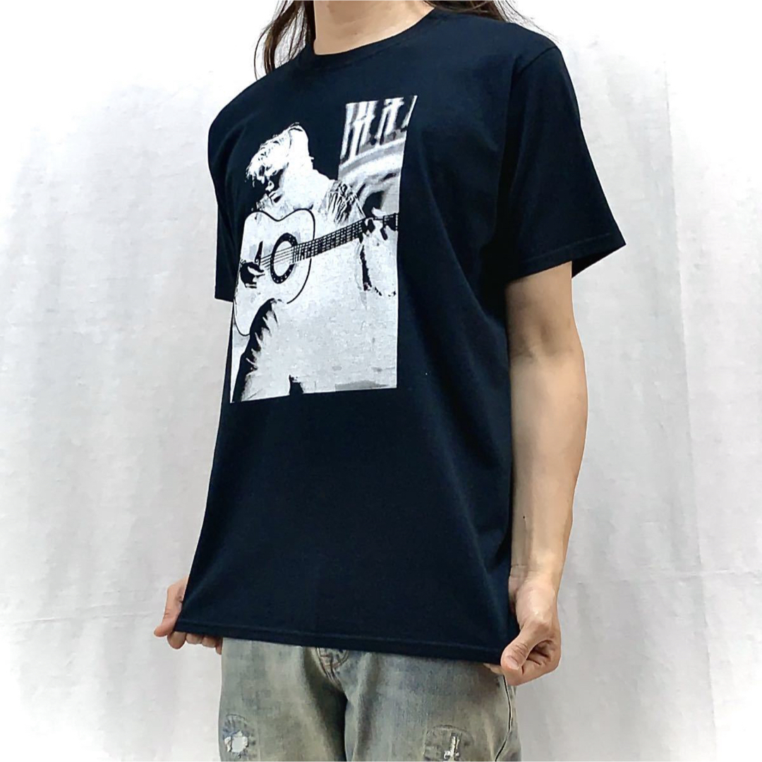 新品 リヴァーフェニックス ギター スタンドバイミー イケメン 俳優 Tシャツ メンズのトップス(Tシャツ/カットソー(半袖/袖なし))の商品写真