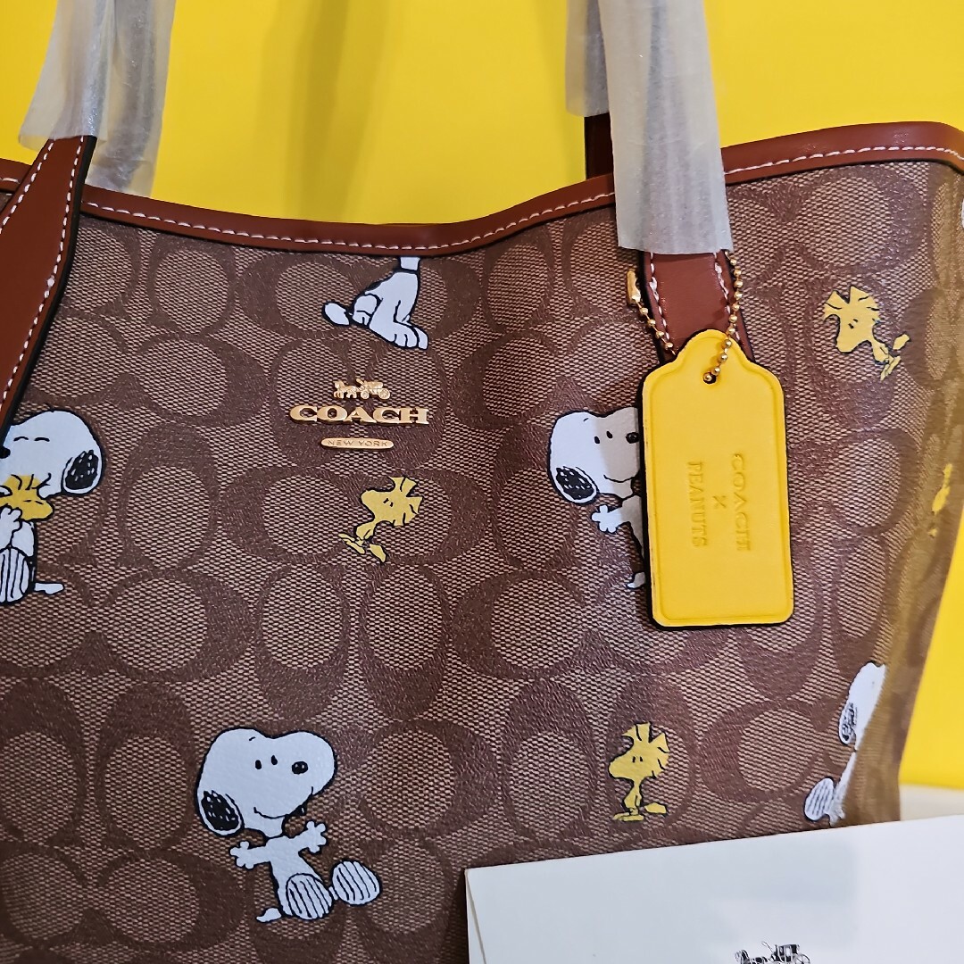 COACH(コーチ)のCOACH スヌーピー トートバッグ コーチ ウッドストック 新品 人気 可愛い レディースのバッグ(トートバッグ)の商品写真