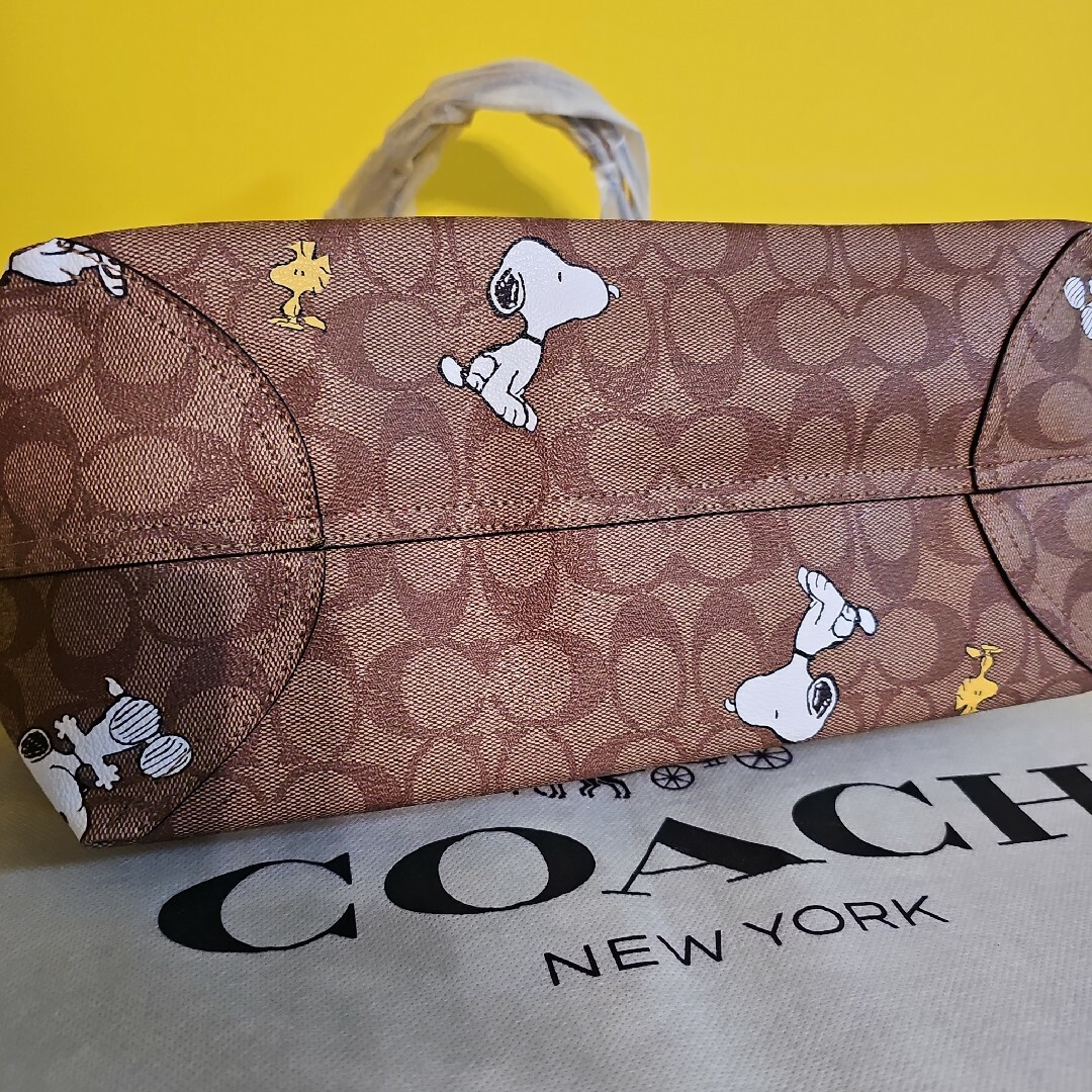 COACH(コーチ)のCOACH スヌーピー トートバッグ コーチ ウッドストック 新品 人気 可愛い レディースのバッグ(トートバッグ)の商品写真