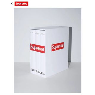 シュプリーム(Supreme)のSupreme 30 Years T-Shirts 1994-2024 Book(ファッション/美容)