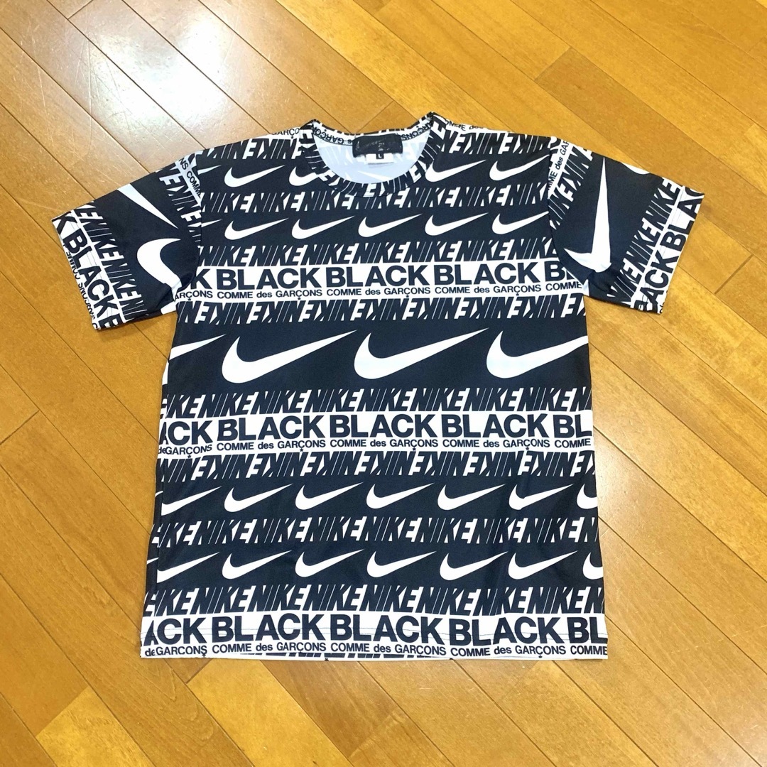 BLACK COMME des GARCONS(ブラックコムデギャルソン)のBLACK COMME des GARCONS プリントTシャツ Lサイズ メンズのトップス(Tシャツ/カットソー(半袖/袖なし))の商品写真