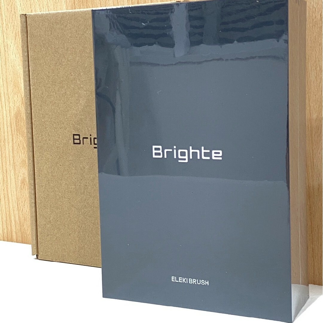 brighte ELEKI BRUSH (エレキブラシ)顔頭皮全身万能美顔器 スマホ/家電/カメラの美容/健康(フェイスケア/美顔器)の商品写真