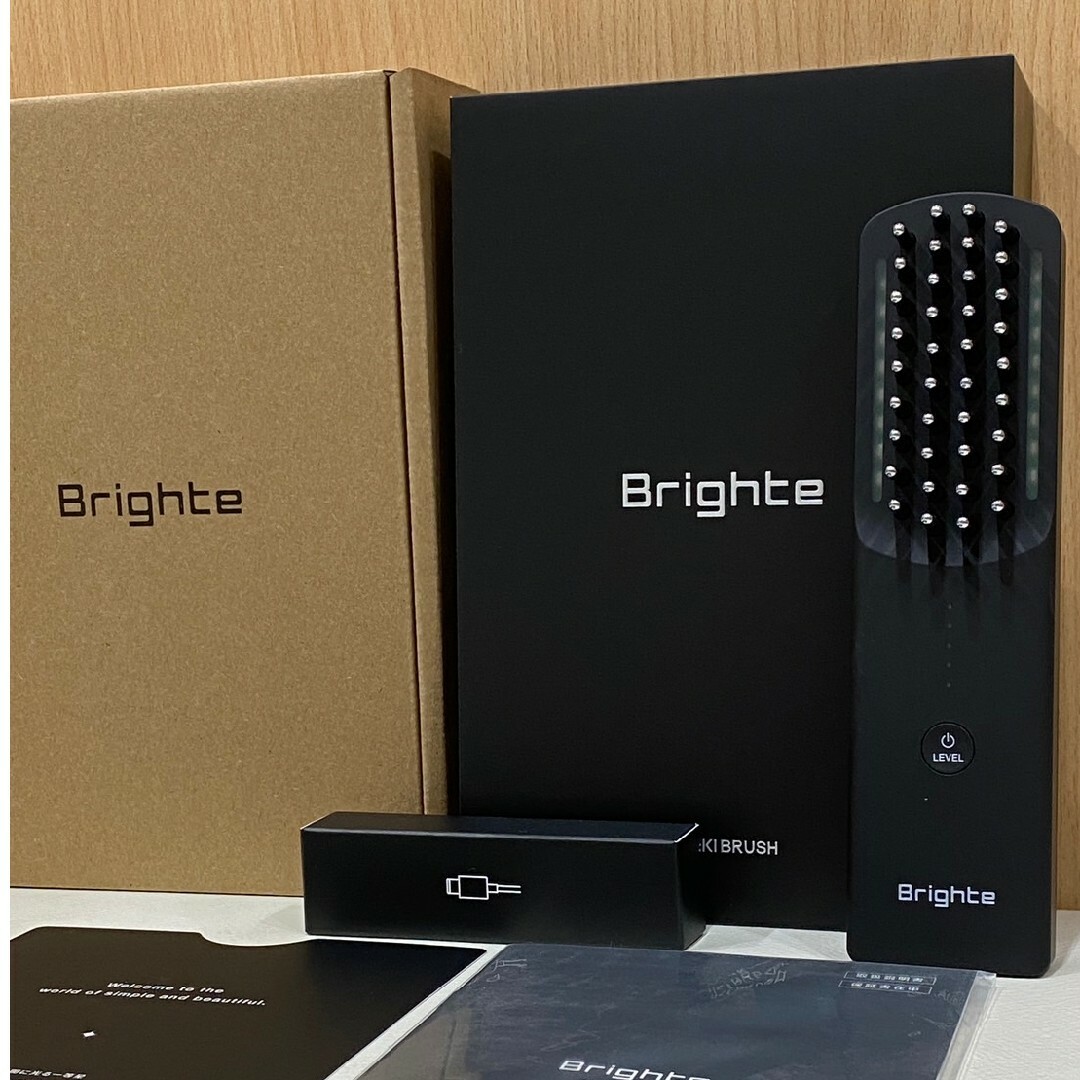 brighte ELEKI BRUSH (エレキブラシ)顔頭皮全身万能美顔器 スマホ/家電/カメラの美容/健康(フェイスケア/美顔器)の商品写真