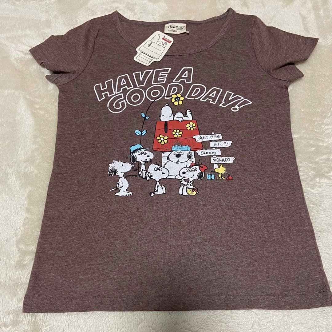 新品　PEANUTS  シャツ　スヌーピー　ファミリー　兄弟　ピーナッツ レディースのトップス(Tシャツ(半袖/袖なし))の商品写真