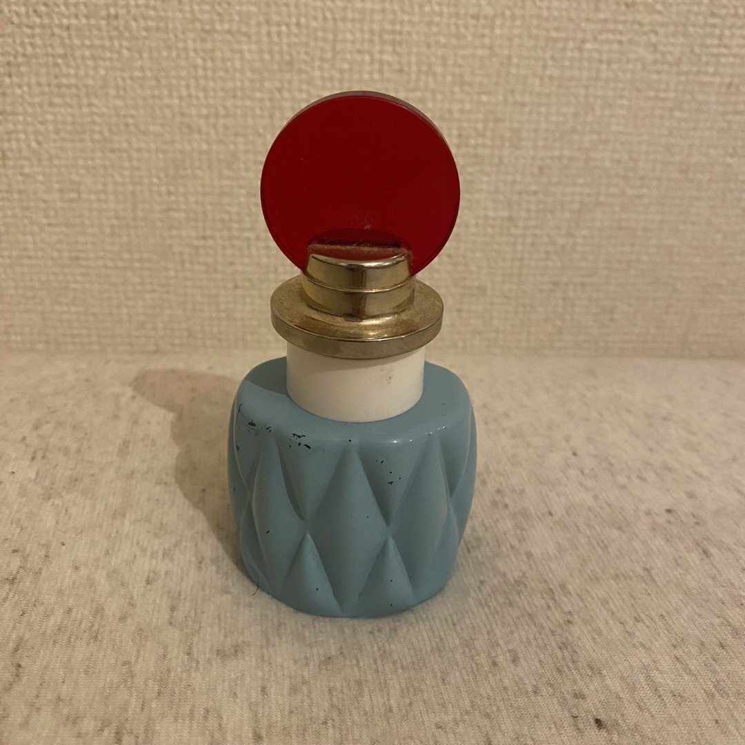 miumiu(ミュウミュウ)のミュウミュウ オードパルファム 30 ml 空瓶 コスメ/美容の香水(香水(女性用))の商品写真