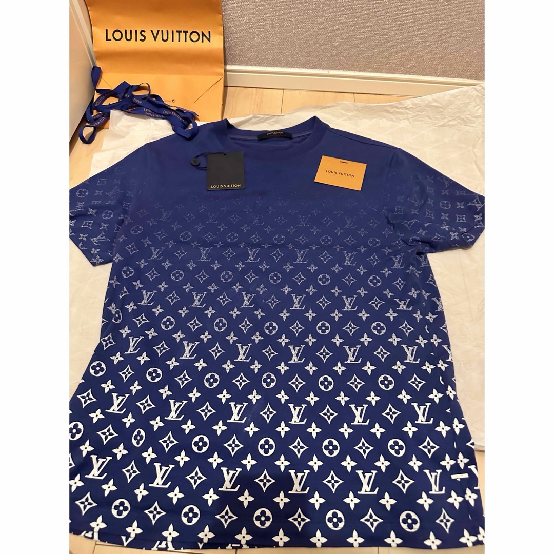 LOUIS VUITTON(ルイヴィトン)の大幅値下げルイヴィトンモノグラム グラディエント 半袖Tシャツ ブルー メンズのトップス(Tシャツ/カットソー(半袖/袖なし))の商品写真