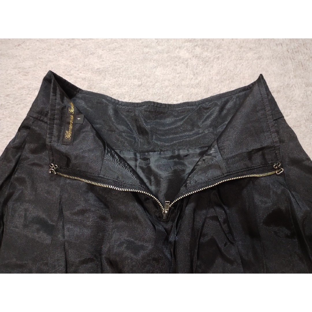 GLAMOROUS GARDEN(グラマラスガーデン)のグラマラスガーデン　 黒 　プリーツ　スカート レディースのスカート(ミニスカート)の商品写真
