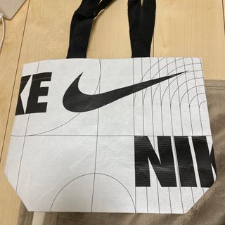 ナイキ(NIKE)のNIKE エコバッグ　M(エコバッグ)