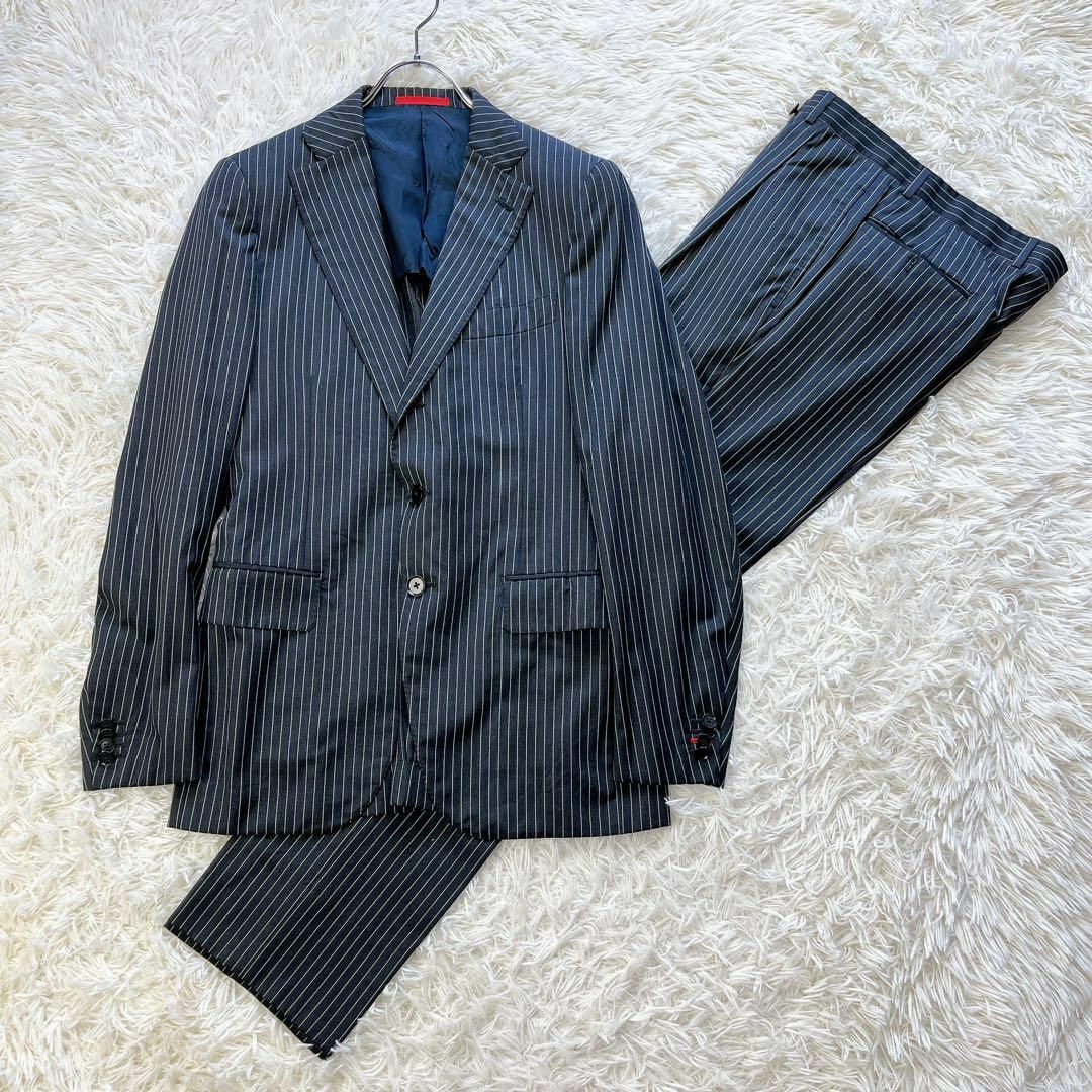 ISAIA(イザイア)の美品 ISAIA イザイア スーツセットアップ ダークグレー ストライプ 46 メンズのスーツ(その他)の商品写真