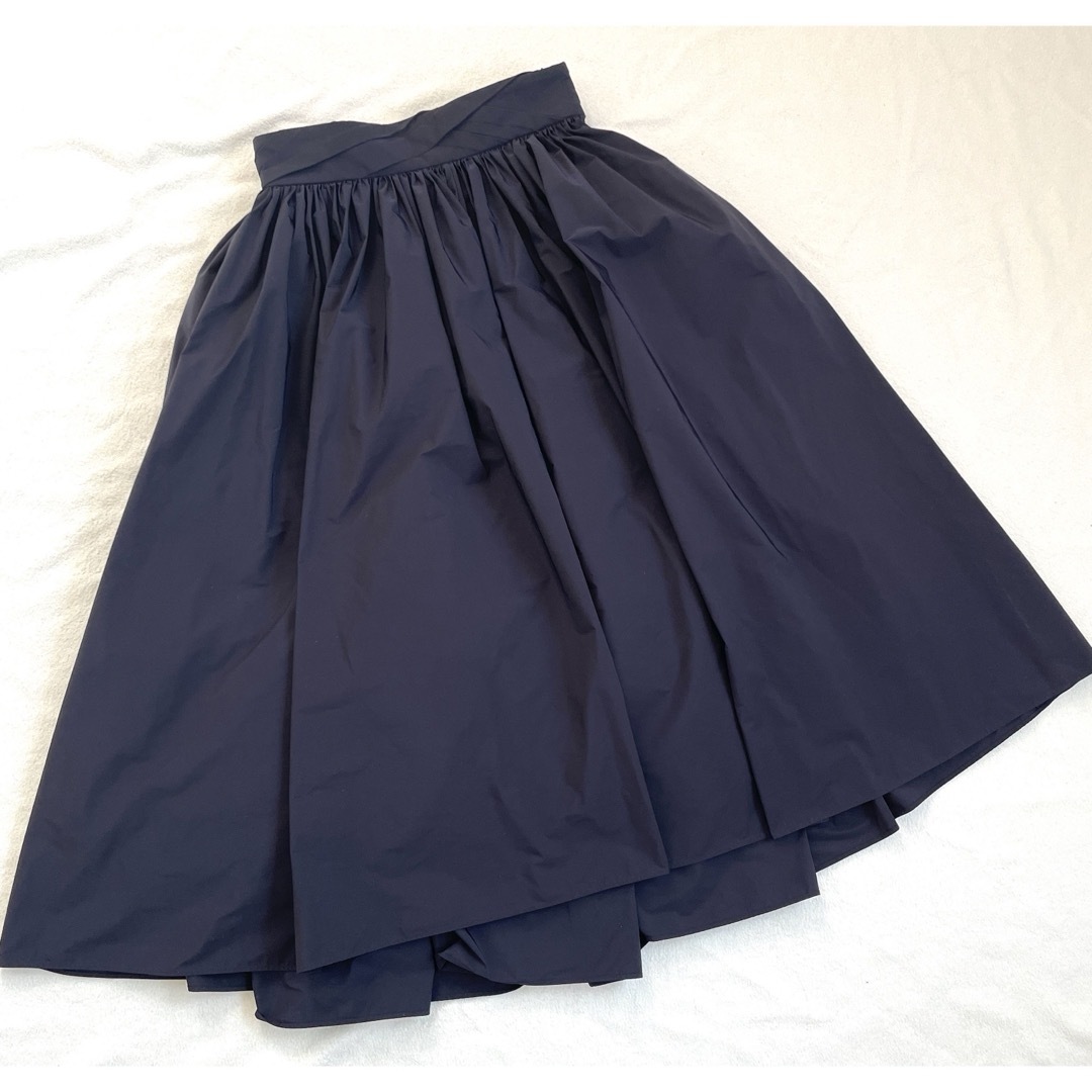 Drawer(ドゥロワー)のSHE Tokyo Audrey navy シートーキョー　オードリー　36 レディースのスカート(ロングスカート)の商品写真