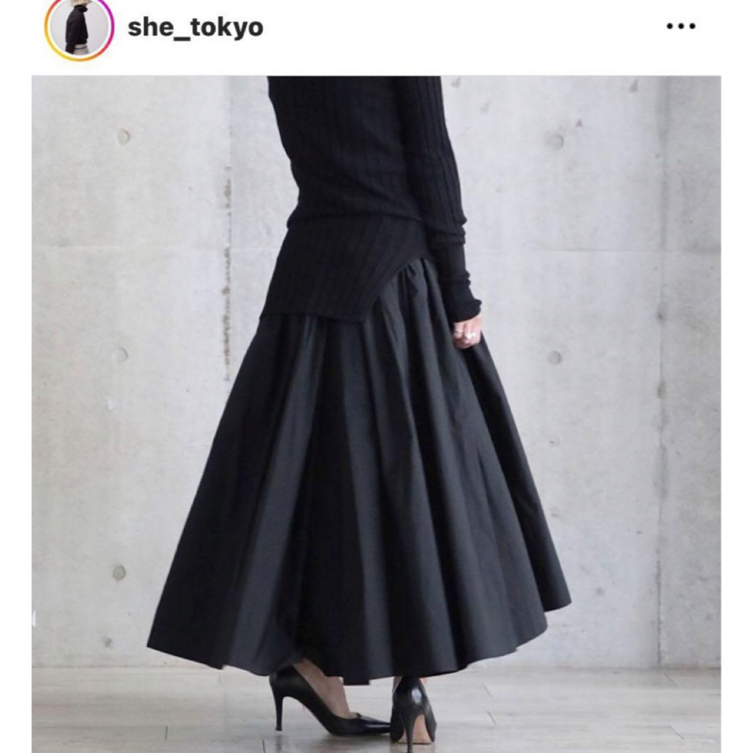 Drawer(ドゥロワー)のSHE Tokyo Audrey navy シートーキョー　オードリー　36 レディースのスカート(ロングスカート)の商品写真