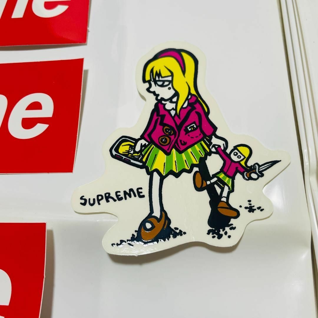 Supreme(シュプリーム)のSupreme シュプリーム　ショップ袋　大１枚　小３枚　ステッカー４枚　セット メンズのメンズ その他(その他)の商品写真