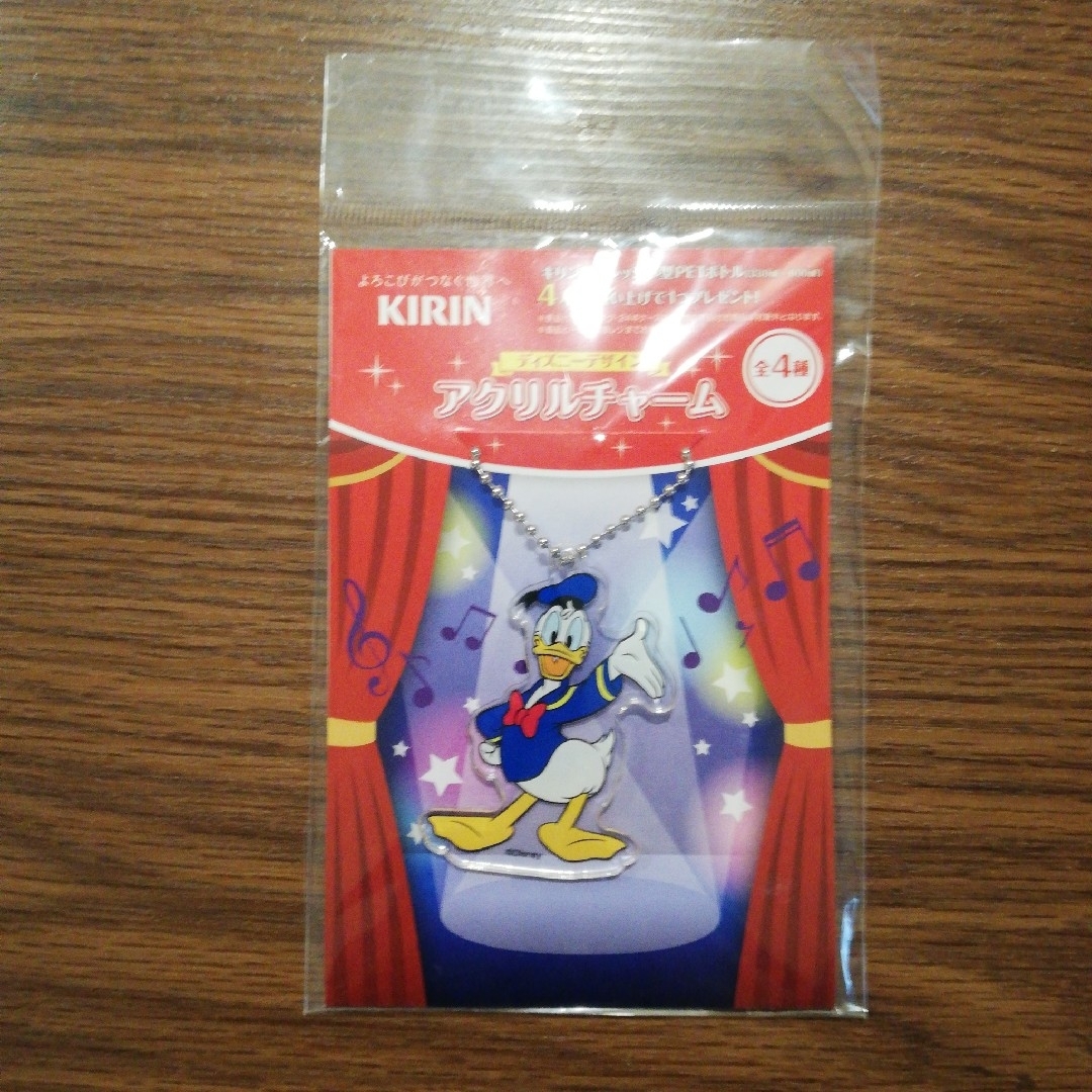キリン　ディズニー　アクリルチャーム☆　キーホルダー　 ドナルド レディースのファッション小物(キーホルダー)の商品写真
