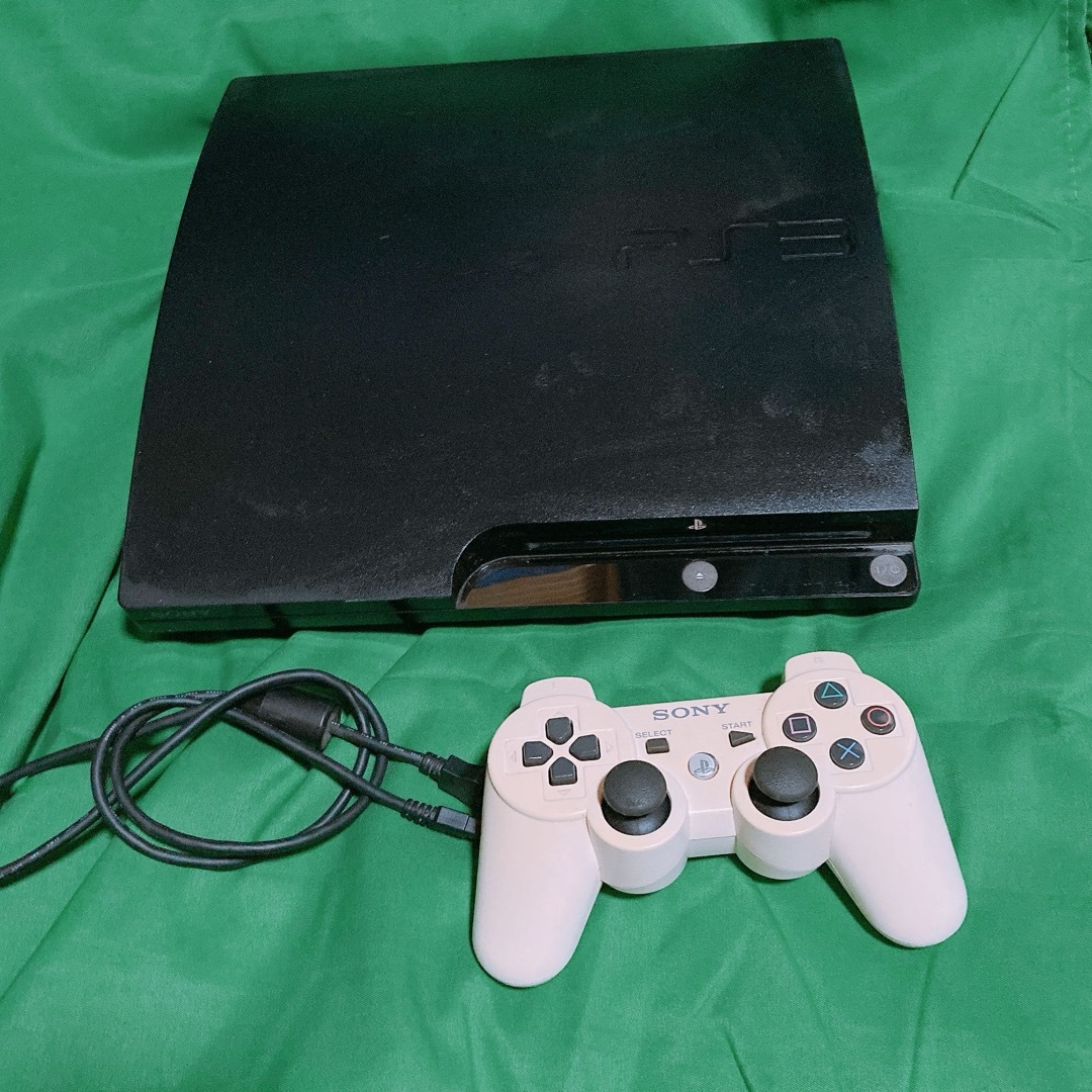 PlayStation3(プレイステーション3)のPS3 本体　CECH-2100A エンタメ/ホビーのゲームソフト/ゲーム機本体(家庭用ゲーム機本体)の商品写真