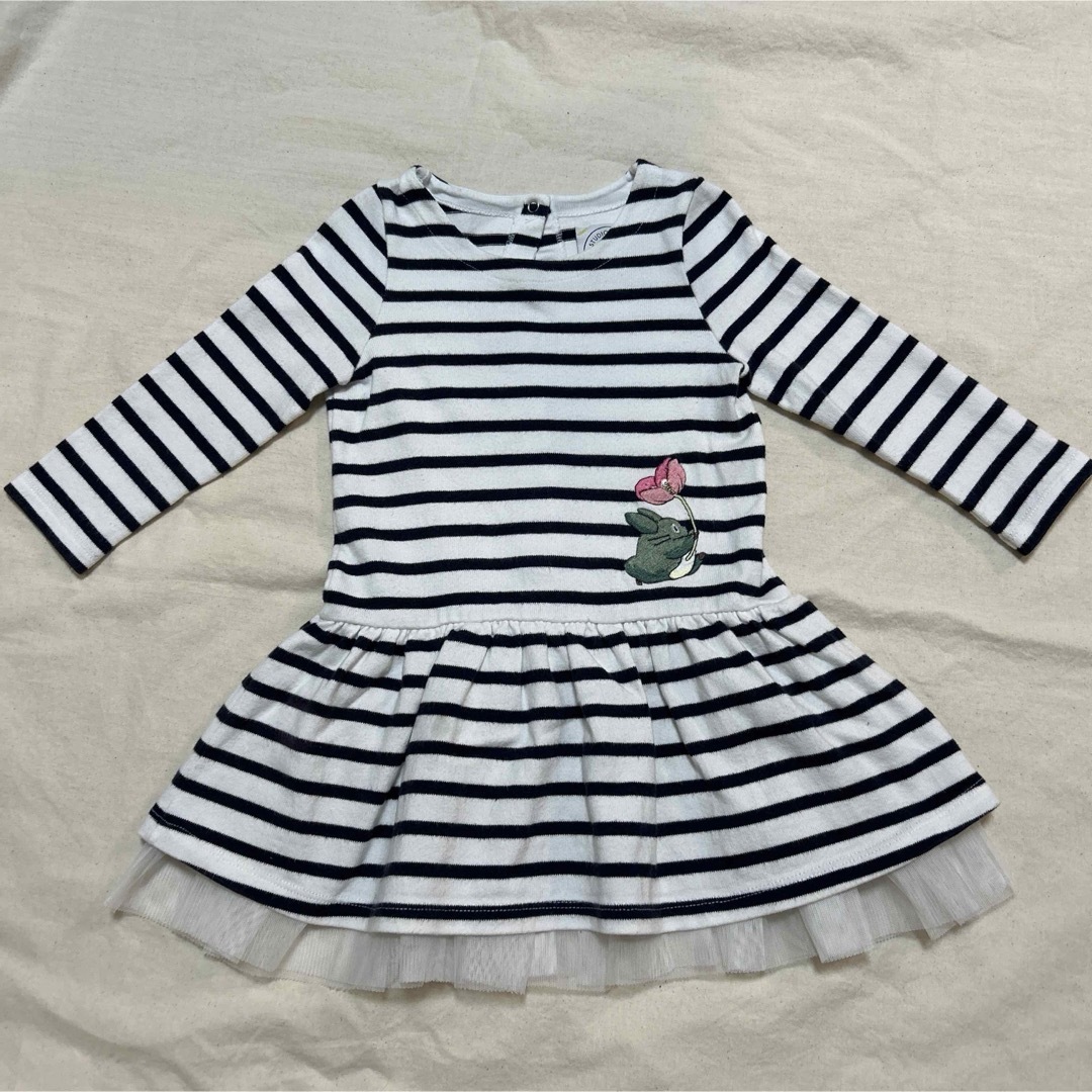 PETIT BATEAU(プチバトー)のプチバトー★トトロ刺繍　ボーダーワンピース　24m 80 90 キッズ/ベビー/マタニティのキッズ服女の子用(90cm~)(ワンピース)の商品写真