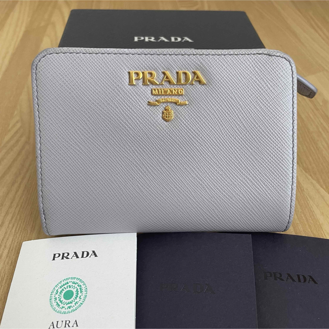 PRADA(プラダ)の新作 132000円　極美品　PRADA プラダ　マルチカラー　二つ折り財布　紫 レディースのファッション小物(財布)の商品写真