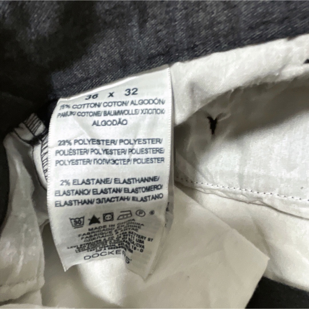 Levi's(リーバイス)のDOCKERS　スラックス　ワークパンツ　ダークグレー　無地　W36　USA古着 メンズのパンツ(スラックス)の商品写真