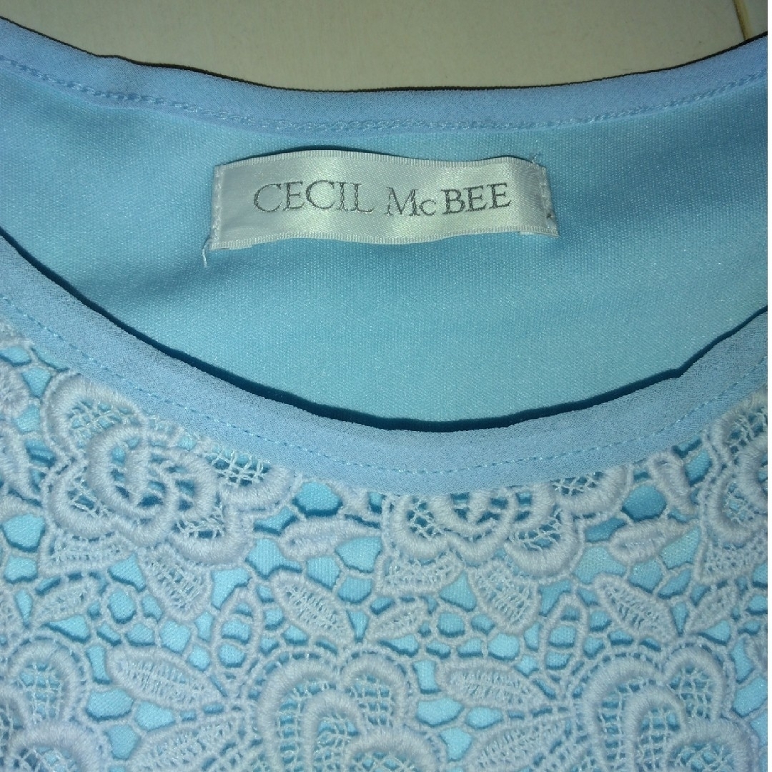 CECIL McBEE(セシルマクビー)のCECIL McBEE　ブルー　　トップス　水色 レディースのトップス(カットソー(半袖/袖なし))の商品写真