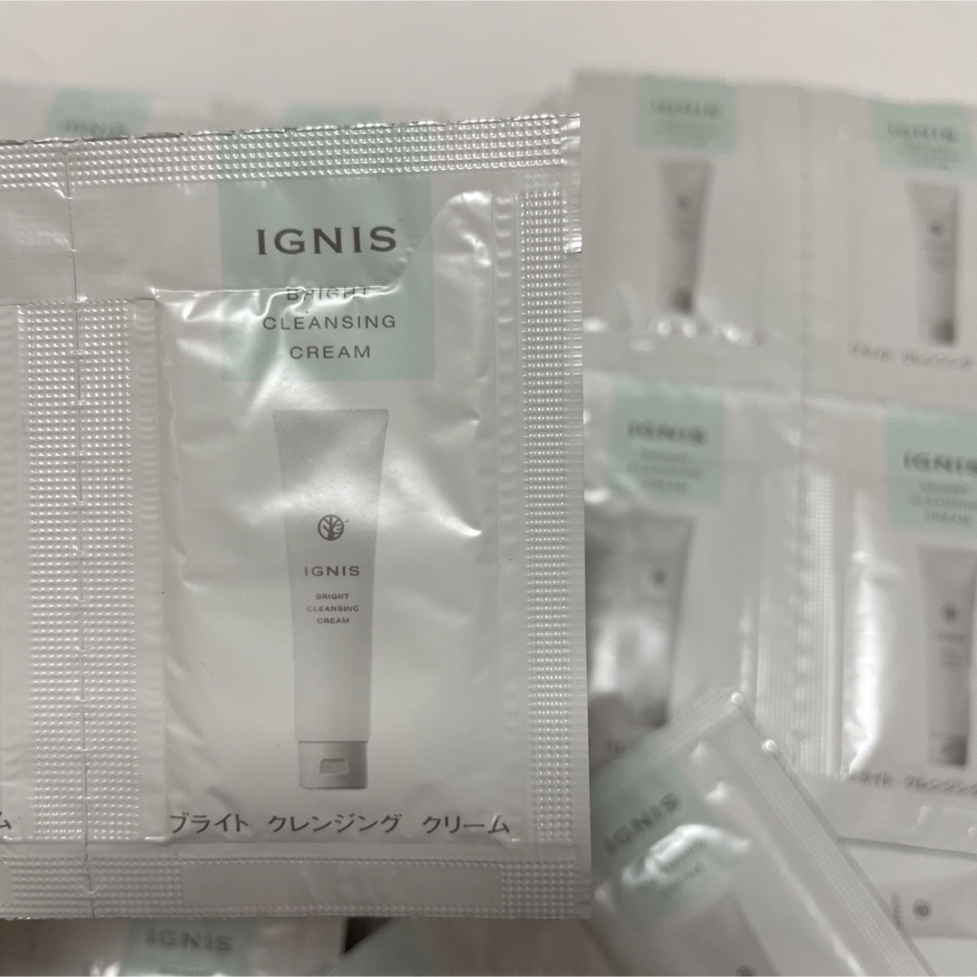 IGNIS(イグニス)のサンプルアルビオンイグニスホワイトクレンジングクリーム美白メイク落とし60回分 コスメ/美容のスキンケア/基礎化粧品(クレンジング/メイク落とし)の商品写真