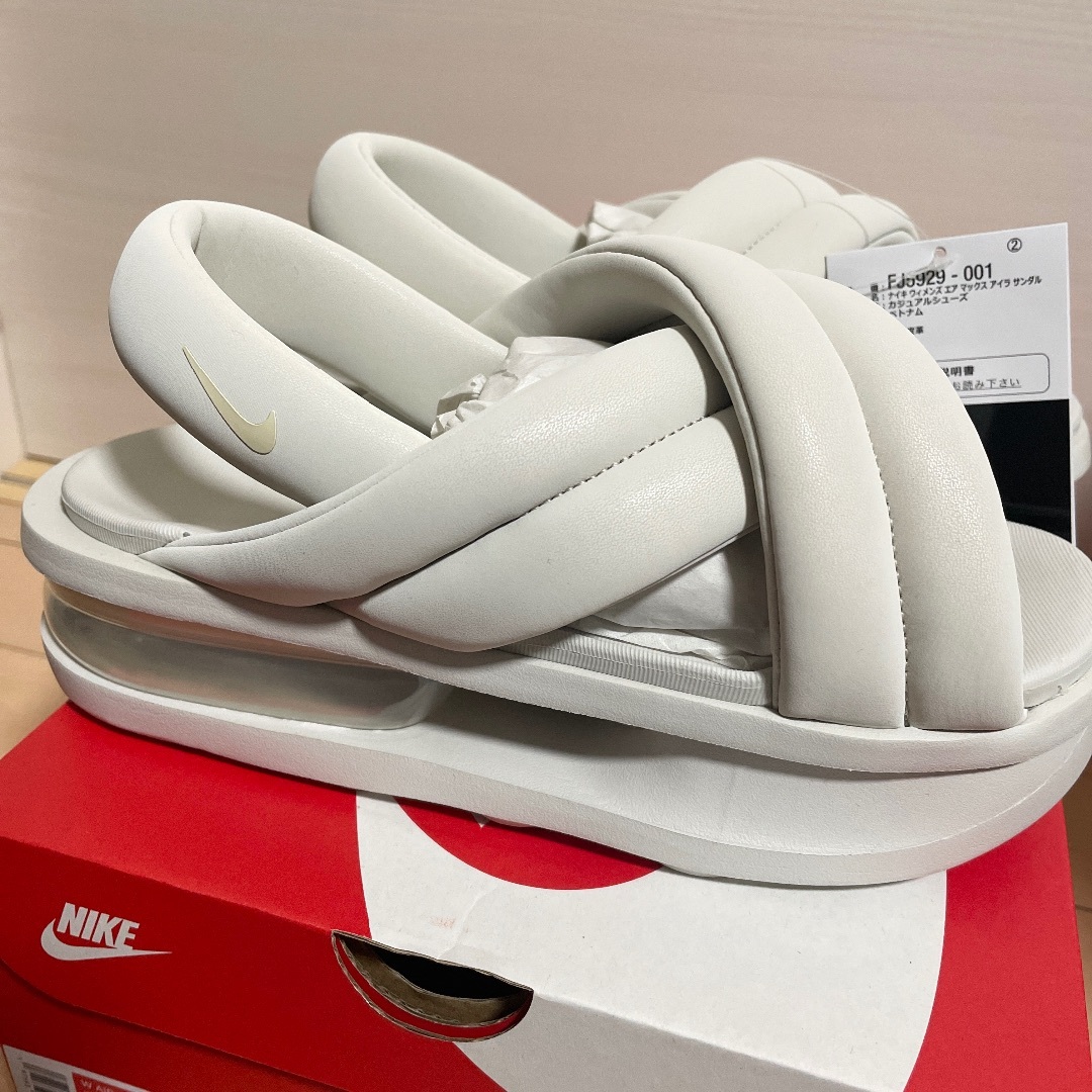 NIKE(ナイキ)の【新品未使用】NIKE エアマックスアイラ 23cm レディースの靴/シューズ(サンダル)の商品写真