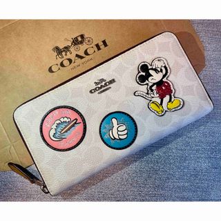 コーチ(COACH)のCOACH  コーチ　ディズニー　ミッキー　コラボ　長財布　ホワイト　未使用品(財布)