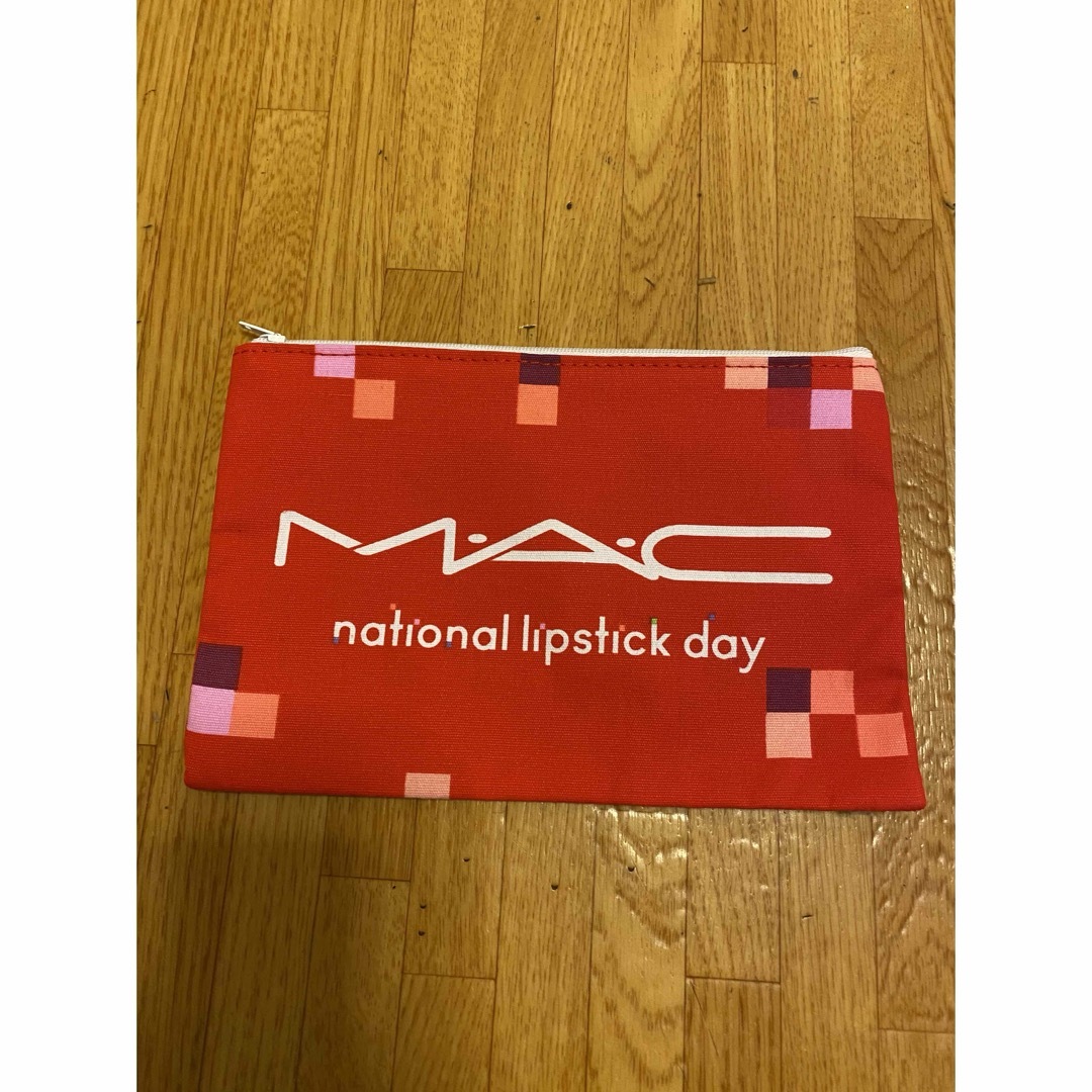 MAC(マック)のmacのポーチ新品未使用品 レディースのファッション小物(ポーチ)の商品写真
