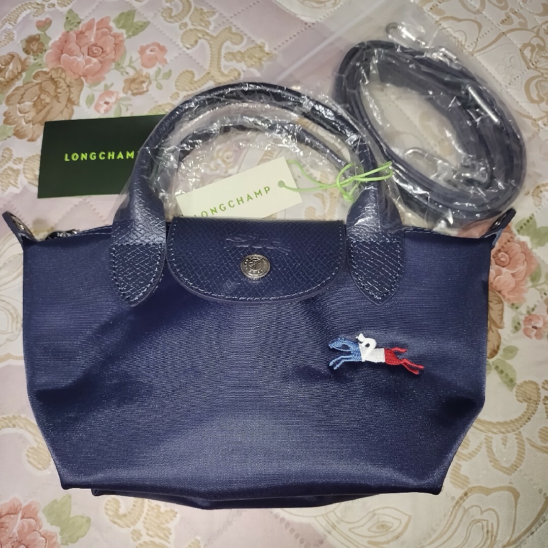 LONGCHAMP(ロンシャン)のロンシャン　ル プリアージュトップハンドルバッグ ロゴ三色刺繍　XSサイズ レディースのバッグ(ショルダーバッグ)の商品写真