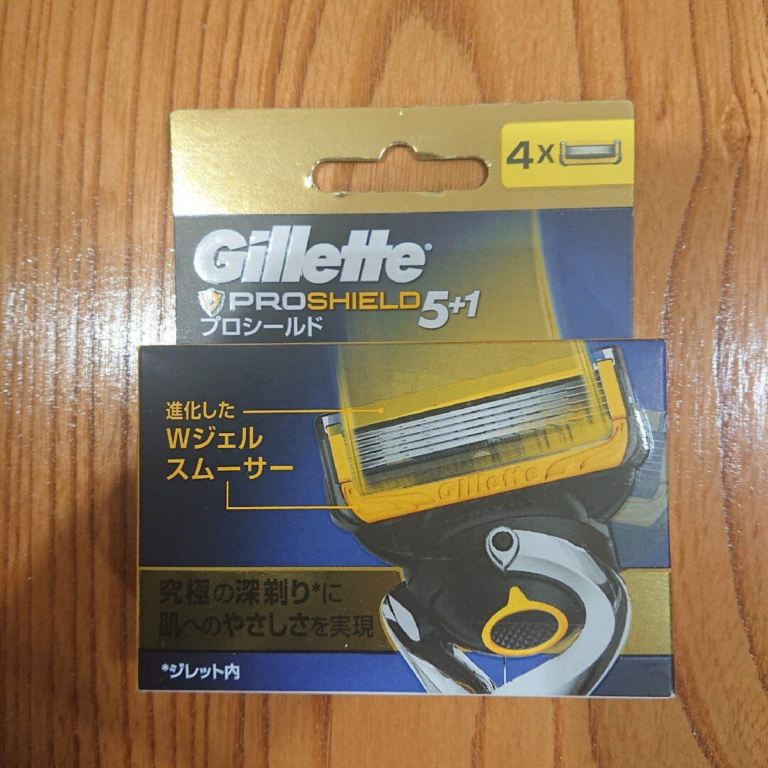 Gillette(ジレット)のジレット プロシールド替刃4コ入 新品未使用 未開封 純正品 メンズのメンズ その他(その他)の商品写真