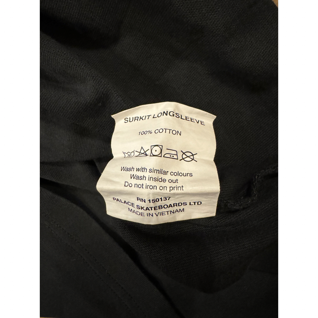 PALACE(パレス)のPalace Surkit Longsleeve 黒　パレス　ロングスリーブ メンズのトップス(Tシャツ/カットソー(七分/長袖))の商品写真