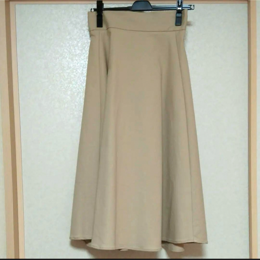 FRAY I.D(フレイアイディー)のFRAYID フレイアイディー  フレアスカート　ベージュ レディースのスカート(ひざ丈スカート)の商品写真