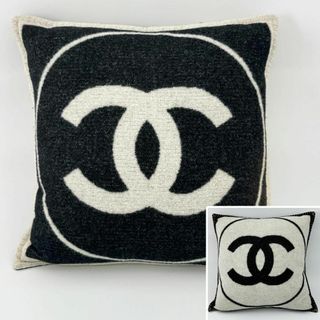 CHANEL - カシミヤ◎シャネル 大きなクッション ココマーク バイカラー 黒 白 モノトーン