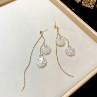 ❤️数量限定❤️花びら ゴールド 花 タッセル フラワー ロング ピアス