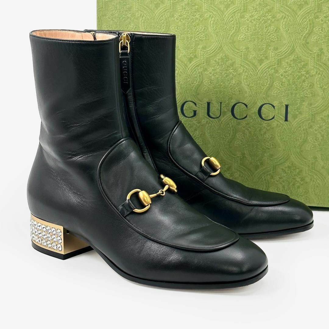 Gucci(グッチ)の美品☆グッチ ショートブーツ ホースビット ラインストーン ビジュー 黒 金 レディースの靴/シューズ(ブーツ)の商品写真