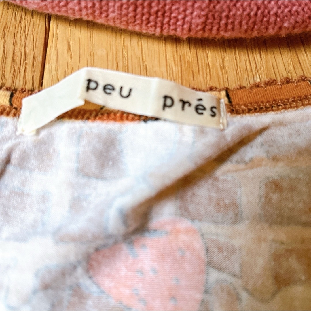 peu pres(プープレ)のプープレ 総柄 カットソー ピンク 茶 ワッフル いちご柄 七部袖 スイーツ柄 レディースのトップス(Tシャツ(長袖/七分))の商品写真