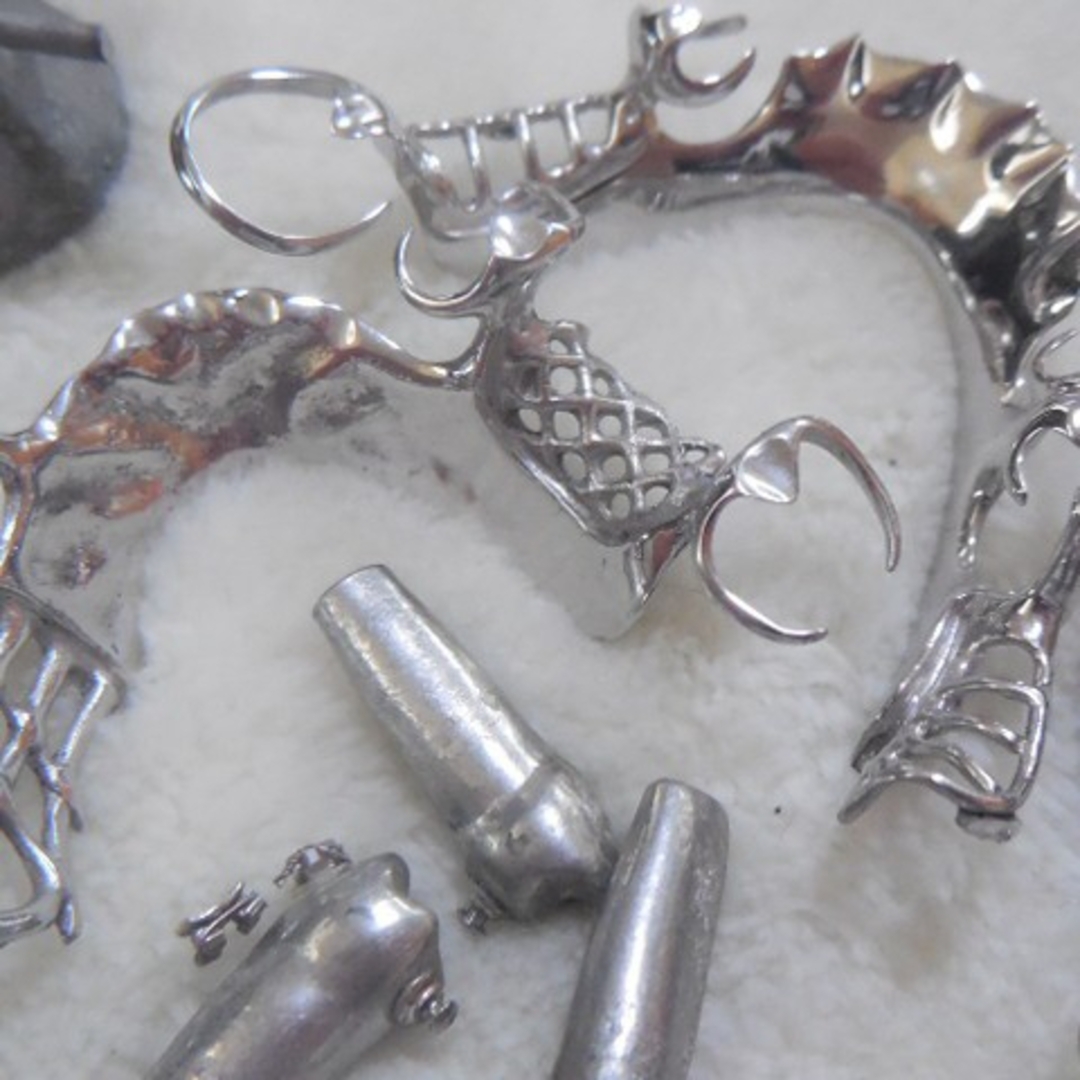 銀歯 入れ歯 素材 技工 歯科 金属 スクラップ 銀合金 ブリッジ冠 その他のその他(その他)の商品写真