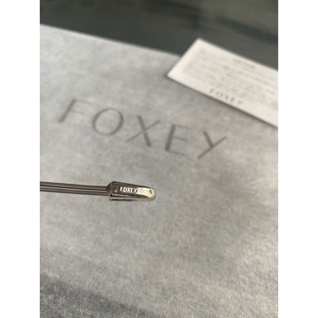 FOXEY(フォクシー)のフォクシー　foxey  ブローチ レディースのアクセサリー(ブローチ/コサージュ)の商品写真