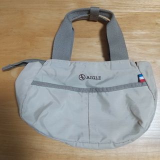 エーグル(AIGLE)のAIGLE ベージュ バッグ(ハンドバッグ)