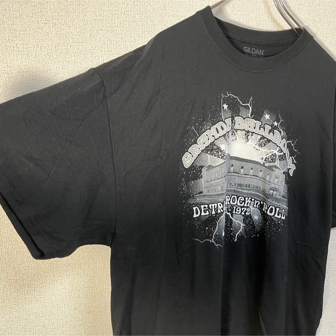 GILDAN(ギルタン)の【ギルダン】半袖Tシャツ　デトロイト　ロックンロール　バンT　ブラック　稲妻42 メンズのトップス(Tシャツ/カットソー(半袖/袖なし))の商品写真
