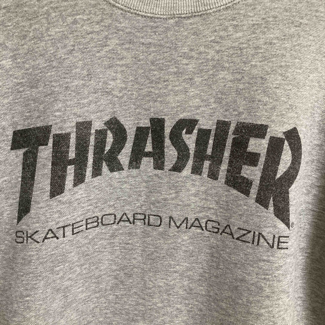 THRASHER(スラッシャー)のTHRASHER  スラッシャー スウェット　デカロゴ　  カラー:グレー メンズのトップス(スウェット)の商品写真