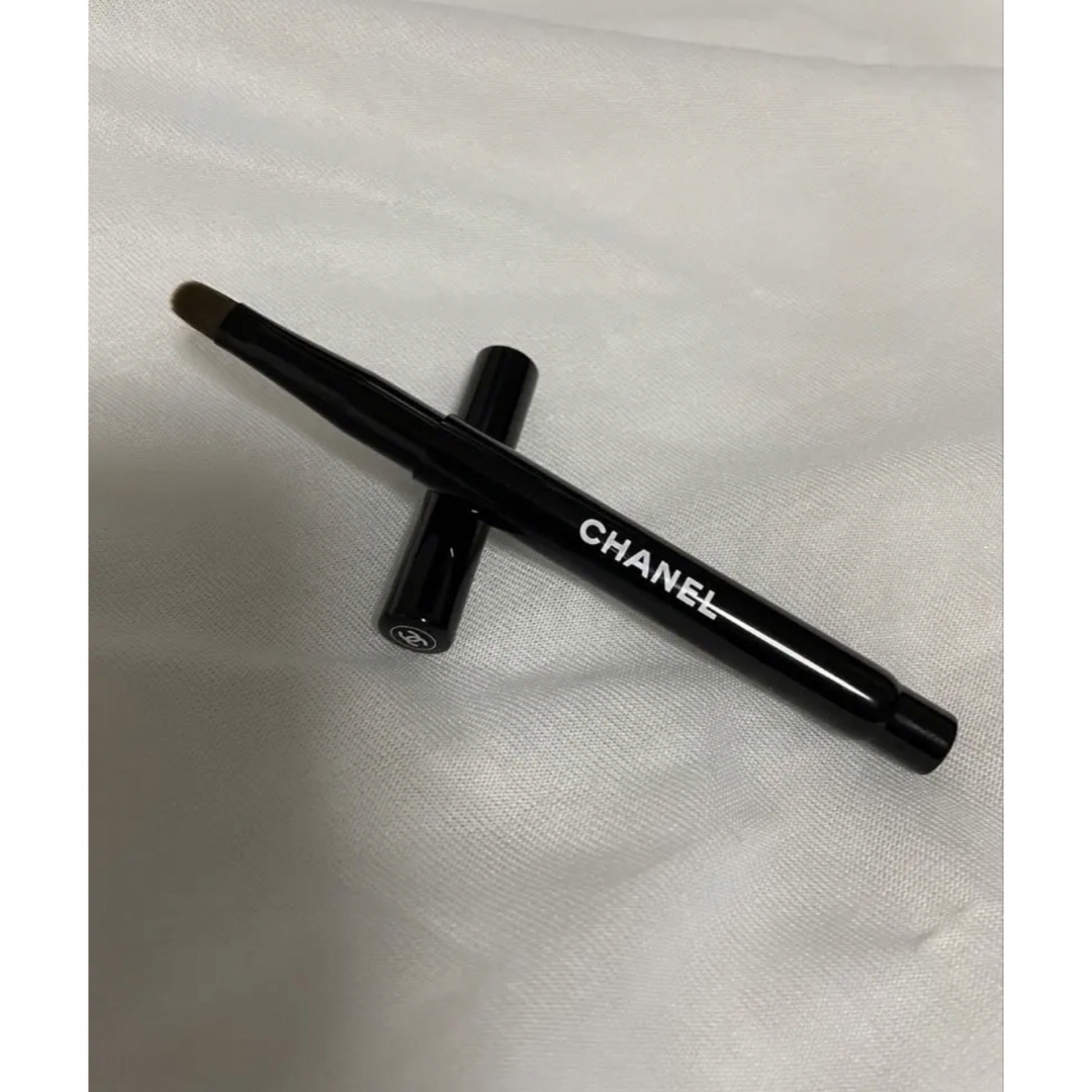 CHANEL(シャネル)のCHANEL パンソーレーヴル リップブラシ シャネル コスメ/美容のメイク道具/ケアグッズ(ブラシ・チップ)の商品写真