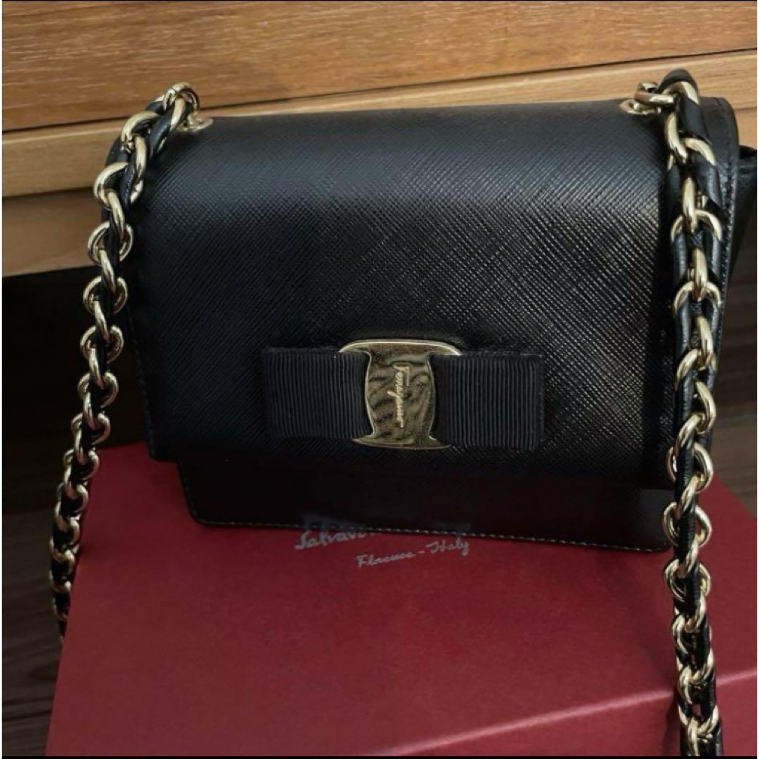 Salvatore Ferragamo(サルヴァトーレフェラガモ)のフェラガモ  バッグ レディースのバッグ(ショルダーバッグ)の商品写真