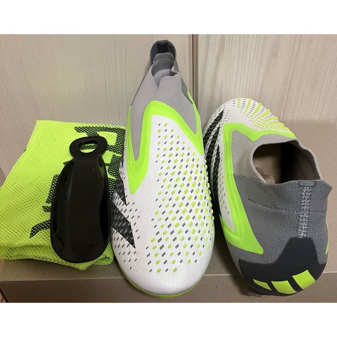 adidas(アディダス)のプレデター アキュラシー+ FG 27cm GZ2604 スポーツ/アウトドアのサッカー/フットサル(シューズ)の商品写真