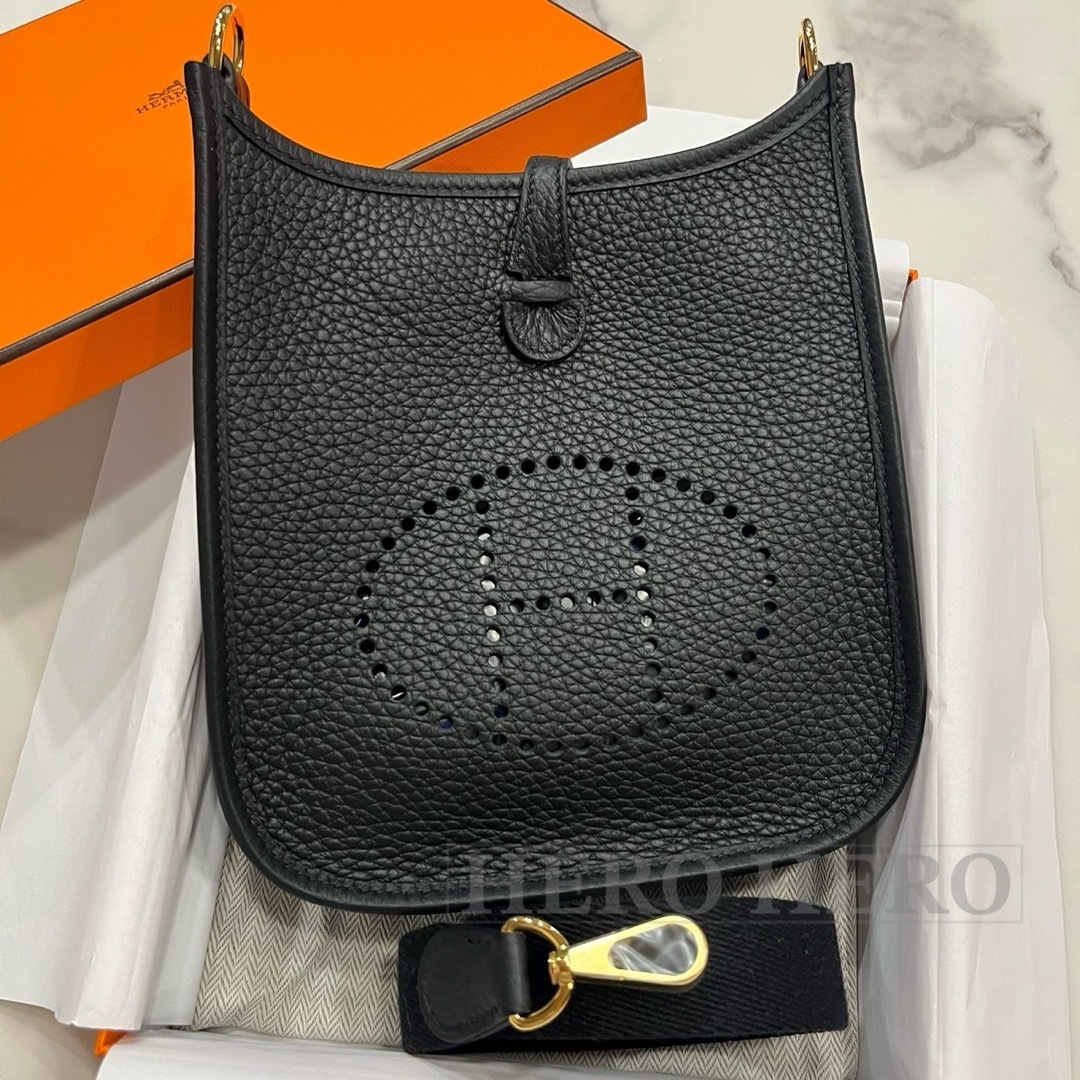 Hermes(エルメス)の新品・W刻印　エルメス　エヴリン　ミニ　16　TPM　ブラック　ゴールド金具 レディースのバッグ(ショルダーバッグ)の商品写真