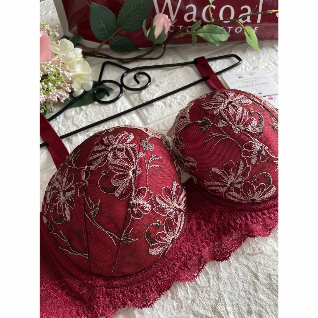 Wacoal(ワコール)のワコール ラゼ BFA421 マイナス5歳をめざす E70❣️ラゼ♡ᵕ̈レッド系 レディースの下着/アンダーウェア(ブラ)の商品写真