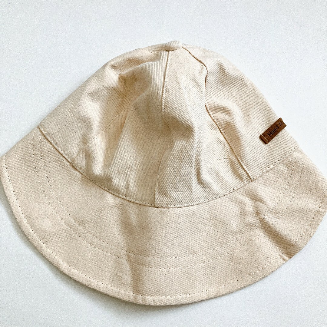 つば広帽子　キャップ　紫外線対策　バケットハット　ベージュ　UVカット　軽量 レディースの帽子(キャップ)の商品写真