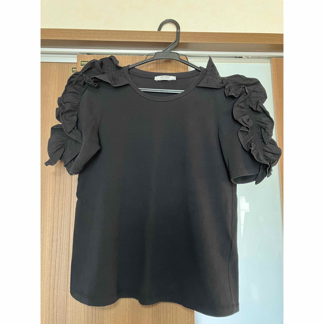 ZARA(ザラ)のZARAフリルＴシャツ レディースのトップス(Tシャツ(半袖/袖なし))の商品写真